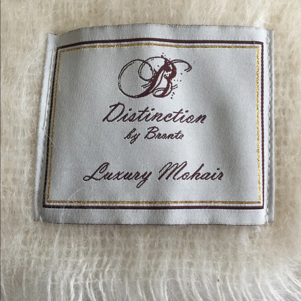 NWOT Distinction by Bronte Luxury Mohair throw - Picture 2 of 7